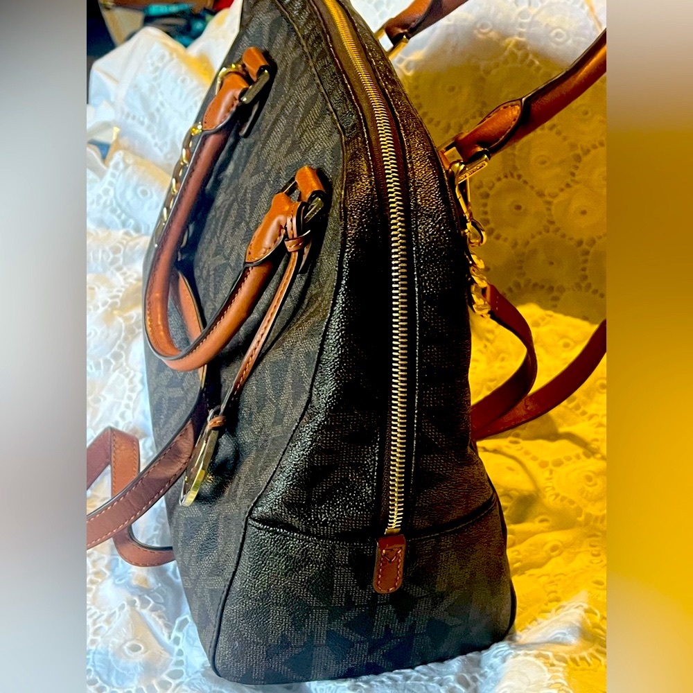 Michael Kors Jet Set Travel Large Satchel with Gold Accents - Picture 6 of 10